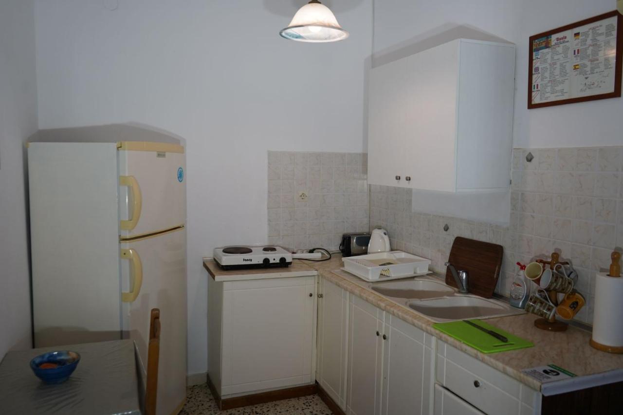 אליקאנאס Oasis Beachfront Studios & Apartments, By Zantewize מראה חיצוני תמונה