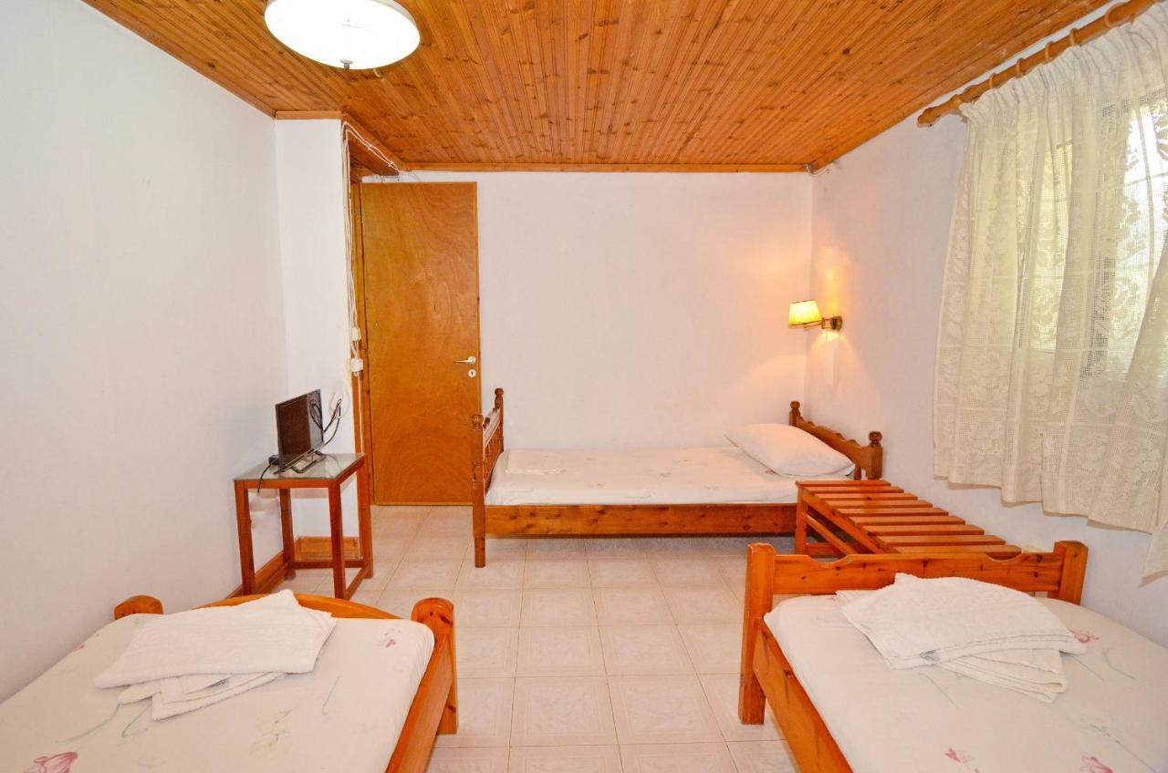 אליקאנאס Oasis Beachfront Studios & Apartments, By Zantewize מראה חיצוני תמונה