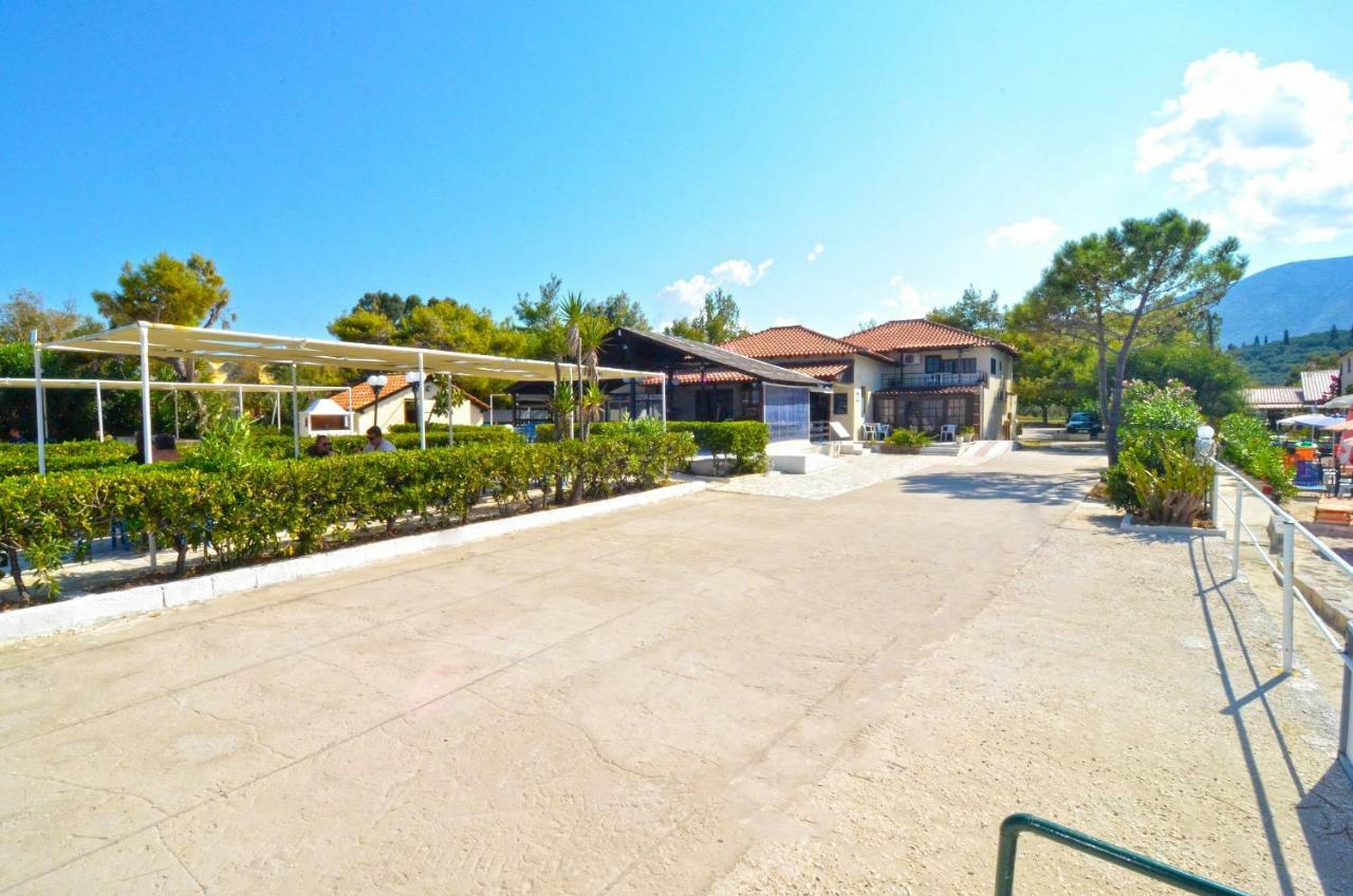 אליקאנאס Oasis Beachfront Studios & Apartments, By Zantewize מראה חיצוני תמונה
